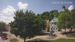 Náměstí, Hrad a Trůba