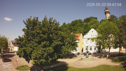 Náměstí, Hrad a Trůba