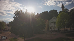 Náměstí, Hrad a Trůba