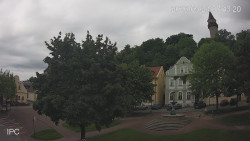 Náměstí, Hrad a Trůba