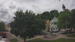 Náměstí, Hrad a Trůba