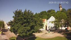 Náměstí, Hrad a Trůba