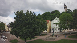 Náměstí, Hrad a Trůba