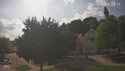 Náměstí, Hrad a Trůba