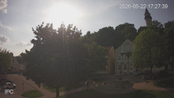 Náměstí, Hrad a Trůba