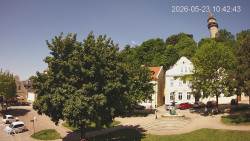 Náměstí, Hrad a Trůba