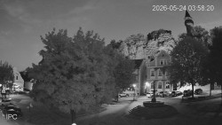 Náměstí, Hrad a Trůba