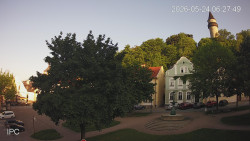 Náměstí, Hrad a Trůba