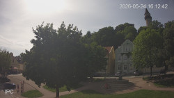 Náměstí, Hrad a Trůba