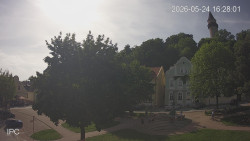 Náměstí, Hrad a Trůba