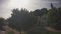 Náměstí, Hrad a Trůba
