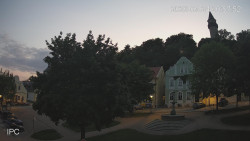 Náměstí, Hrad a Trůba