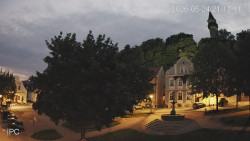 Náměstí, Hrad a Trůba