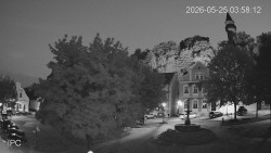 Náměstí, Hrad a Trůba