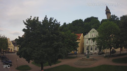 Náměstí, Hrad a Trůba