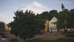 Náměstí, Hrad a Trůba