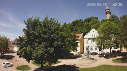 Náměstí, Hrad a Trůba