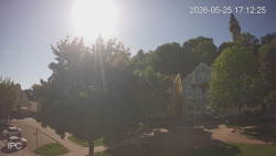Náměstí, Hrad a Trůba