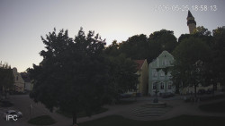 Náměstí, Hrad a Trůba