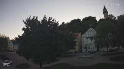 Náměstí, Hrad a Trůba