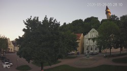Náměstí, Hrad a Trůba