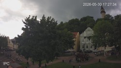 Náměstí, Hrad a Trůba