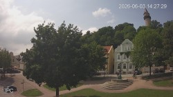 Náměstí, Hrad a Trůba