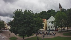 Náměstí, Hrad a Trůba