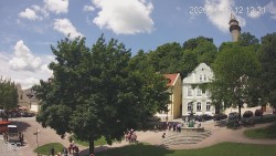 Náměstí, Hrad a Trůba