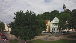 Náměstí, Hrad a Trůba