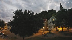 Náměstí, Hrad a Trůba