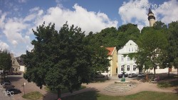 Náměstí, Hrad a Trůba