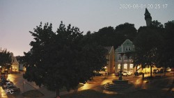 Náměstí, Hrad a Trůba