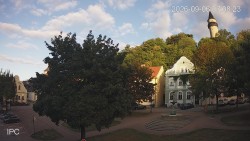 Náměstí, Hrad a Trůba