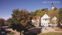 Náměstí, Hrad a Trůba