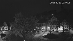 Náměstí, Hrad a Trůba