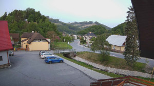 Obec Rusava - Kamera u Jubilejní ZŠ T. G. Masaryka a MŠ - 9.5.2025 v 05:00