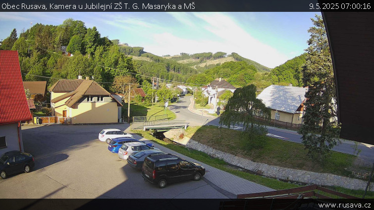 Obec Rusava - Kamera u Jubilejní ZŠ T. G. Masaryka a MŠ - 9.5.2025 v 07:00 Obec Rusava - Kamera u Jubilejní ZŠ T. G. Masaryka a MŠ - 9.5.2025 v 07:00
