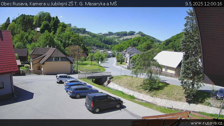 Obec Rusava - Kamera u Jubilejní ZŠ T. G. Masaryka a MŠ - 9.5.2025 v 12:00 Obec Rusava - Kamera u Jubilejní ZŠ T. G. Masaryka a MŠ - 9.5.2025 v 12:00