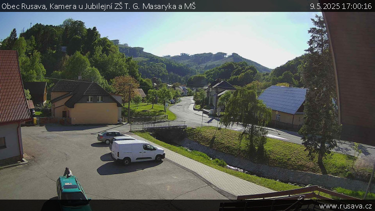 Obec Rusava - Kamera u Jubilejní ZŠ T. G. Masaryka a MŠ - 9.5.2025 v 17:00 Obec Rusava - Kamera u Jubilejní ZŠ T. G. Masaryka a MŠ - 9.5.2025 v 17:00