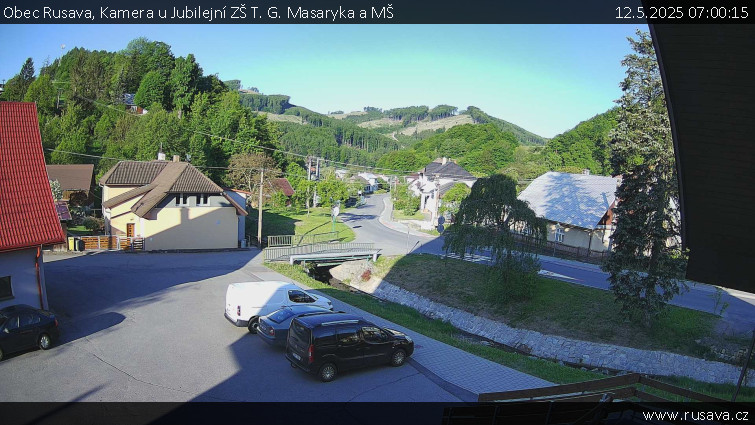 Obec Rusava - Kamera u Jubilejní ZŠ T. G. Masaryka a MŠ - 12.5.2025 v 07:00 Obec Rusava - Kamera u Jubilejní ZŠ T. G. Masaryka a MŠ - 12.5.2025 v 07:00