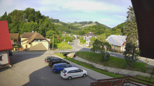 Obec Rusava - Kamera u Jubilejní ZŠ T. G. Masaryka a MŠ - 16.6.2025 v 07:00