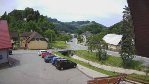 Obec Rusava - Kamera u Jubilejní ZŠ T. G. Masaryka a MŠ - 23.6.2025 v 12:00