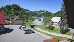 Obec Rusava - Kamera u Jubilejní ZŠ T. G. Masaryka a MŠ - 1.7.2025 v 11:00