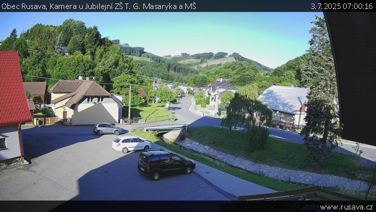 Obec Rusava - Kamera u Jubilejní ZŠ T. G. Masaryka a MŠ - 3.7.2025 v 07:00