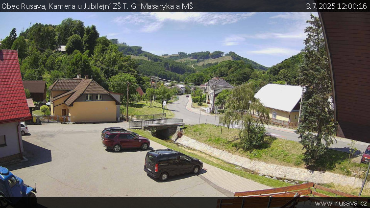 Obec Rusava - Kamera u Jubilejní ZŠ T. G. Masaryka a MŠ - 3.7.2025 v 12:00