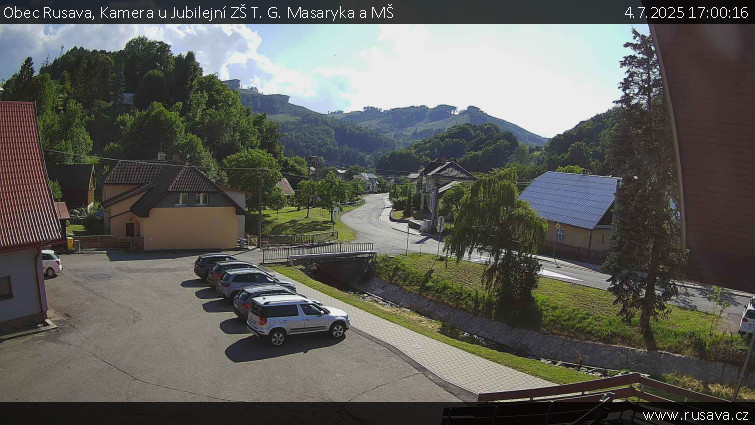 Obec Rusava - Kamera u Jubilejní ZŠ T. G. Masaryka a MŠ - 4.7.2025 v 17:00 Obec Rusava - Kamera u Jubilejní ZŠ T. G. Masaryka a MŠ - 4.7.2025 v 17:00