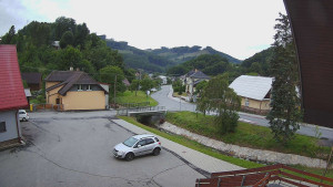 Obec Rusava - Kamera u Jubilejní ZŠ T. G. Masaryka a MŠ - 12.7.2025 v 05:00