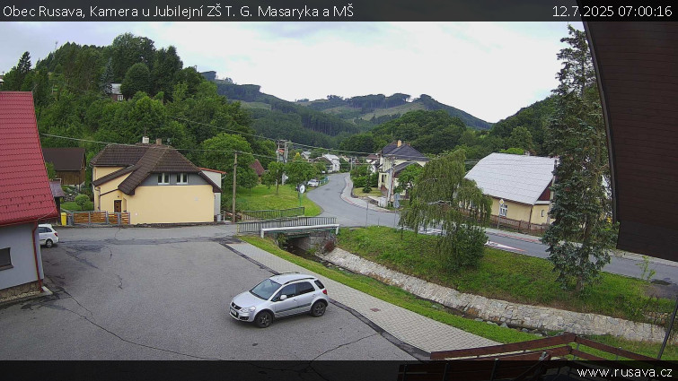 Obec Rusava - Kamera u Jubilejní ZŠ T. G. Masaryka a MŠ - 12.7.2025 v 07:00 Obec Rusava - Kamera u Jubilejní ZŠ T. G. Masaryka a MŠ - 12.7.2025 v 07:00