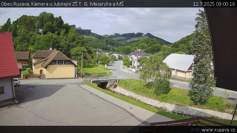 Obec Rusava - Kamera u Jubilejní ZŠ T. G. Masaryka a MŠ - 12.7.2025 v 09:00 Obec Rusava - Kamera u Jubilejní ZŠ T. G. Masaryka a MŠ - 12.7.2025 v 09:00